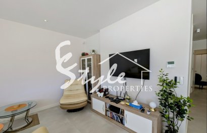 Resale - Apartment - Orihuela Costa  - Villamartin