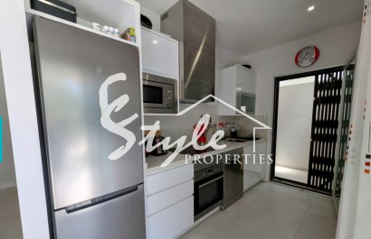 Resale - Apartment - Orihuela Costa  - Villamartin