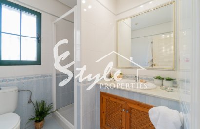 Resale - Villa - Orihuela Costa  - Villamartin