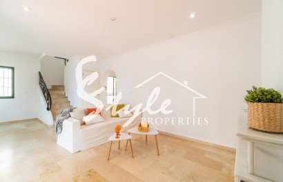 Resale - Villa - Orihuela Costa  - Villamartin