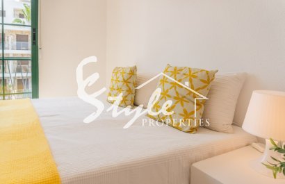 Resale - Villa - Orihuela Costa  - Villamartin