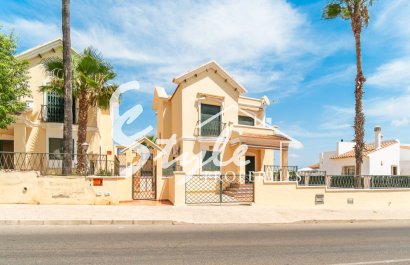 Resale - Villa - Orihuela Costa  - Villamartin