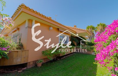Resale - Villa - Campoamor