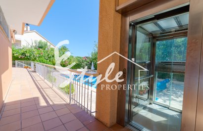 Resale - Villa - Campoamor