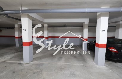 Comprar Apartamento con piscina y cerca del mar en Mil Palmeras, Orihuela Costa. ID: 6349