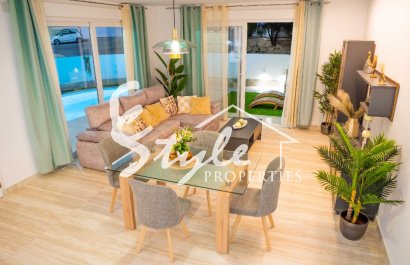 Продается последняя отдельностоящая вилла напротив гольфа La Marquesa в Сьюдад-Кесада, Коста-Бланка, Испания. ID ON2100