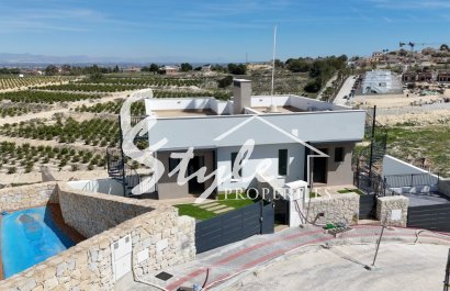 Villas de nueva construcción en venta en La Finca Golf, Costa Blanca, España. ON1887