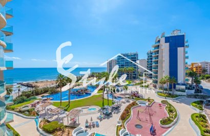 Se vende apartamento primera linea en Res. Sea Senses, Punta Prima. ID2672