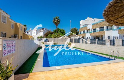Resale - Semi - Detached Villa - Orihuela Costa  - Villamartin