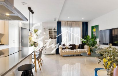 Resale - Semi - Detached Villa - Orihuela Costa  - Villamartin