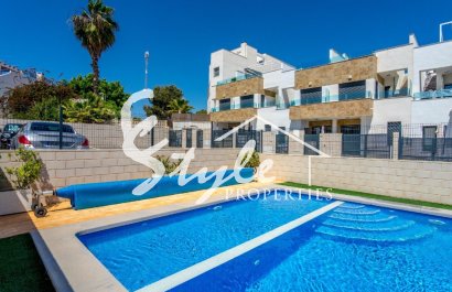 Resale - Semi - Detached Villa - Orihuela Costa  - Villamartin