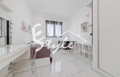 Resale - Semi - Detached Villa - Orihuela Costa  - Villamartin