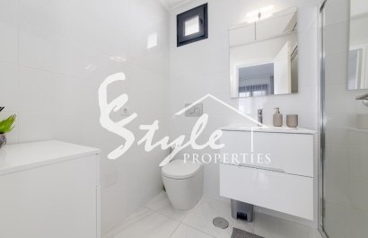 Resale - Semi - Detached Villa - Orihuela Costa  - Villamartin