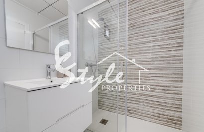 Resale - Semi - Detached Villa - Orihuela Costa  - Villamartin