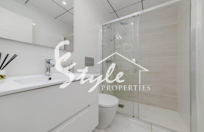 Resale - Semi - Detached Villa - Orihuela Costa  - Villamartin