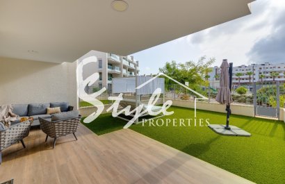 Resale - Apartment - Orihuela Costa  - Villamartin