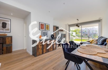 Resale - Apartment - Orihuela Costa  - Villamartin