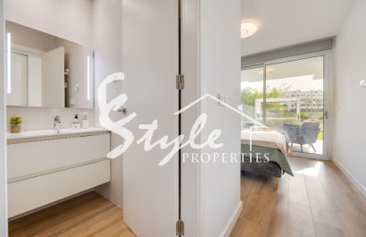 Resale - Apartment - Orihuela Costa  - Villamartin