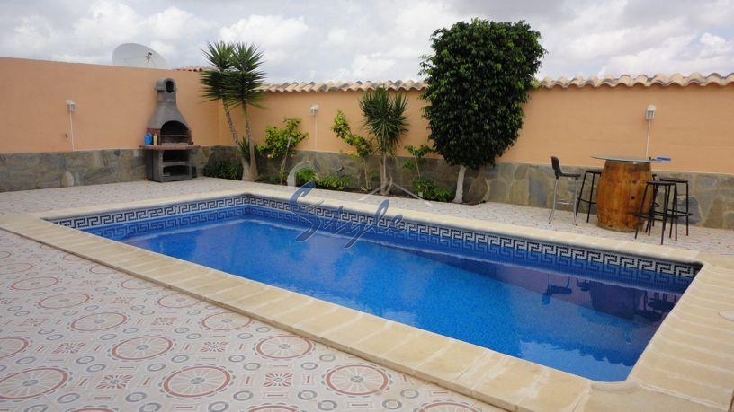 Resale - Villa - Villamartin