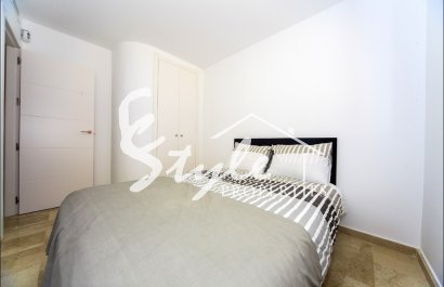 Apartamento de obra nueva en venta en Villamartín, Costa Blanca, España.ON1905