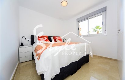 Apartamento de obra nueva en venta en Villamartín, Costa Blanca, España.ON1905