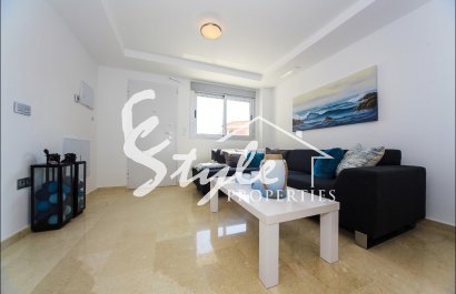 Apartamento de obra nueva en venta en Villamartín, Costa Blanca, España.ON1905