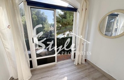 На продажу: недорогая недвижимость под ремонт в Lago Jardin II, Los Balcones, Торревьеха. ID1429