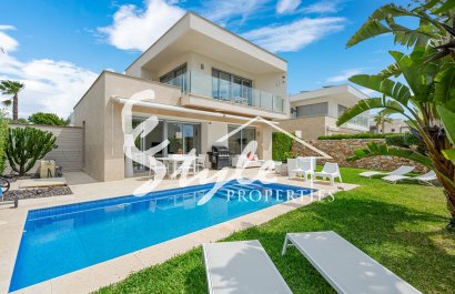 Resale - Villa - Orihuela Costa  - Vistabella Golf