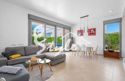 Resale - Villa - Orihuela Costa  - Vistabella Golf