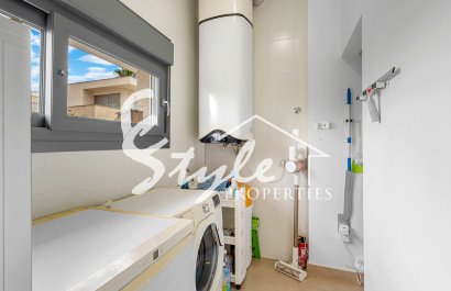 Resale - Villa - Orihuela Costa  - Vistabella Golf