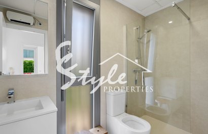 Resale - Villa - Orihuela Costa  - Vistabella Golf