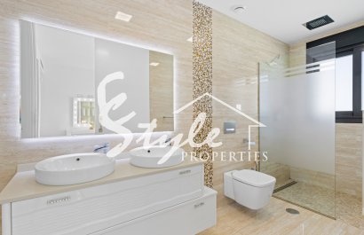 Resale - Villa - San Miguel - San Miguel De Salinas