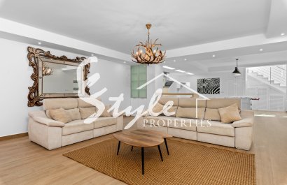 Resale - Villa - San Miguel - San Miguel De Salinas