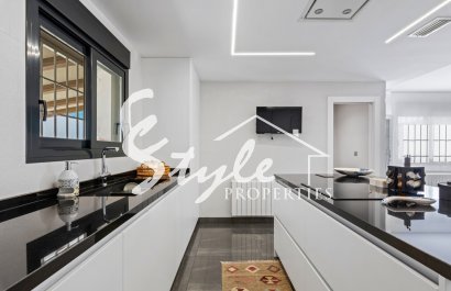 Resale - Villa - San Juan Alicante - Frank Espinós