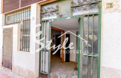 Вторичное жилье - Commercial - Torrevieja - Торревьеха