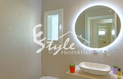 Resale - Apartment - Orihuela Costa  - Villamartin