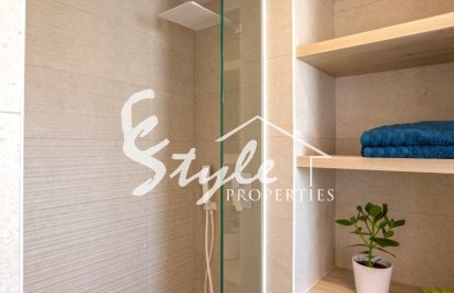 Resale - Apartment - Orihuela Costa  - Villamartin