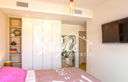 Resale - Apartment - Orihuela Costa  - Villamartin