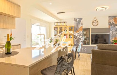 Resale - Apartment - Orihuela Costa  - Villamartin