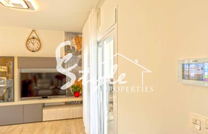 Resale - Apartment - Orihuela Costa  - Villamartin