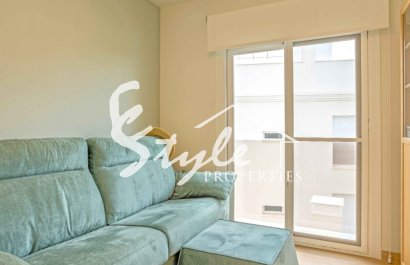 Resale - Apartment - Orihuela Costa  - Villamartin