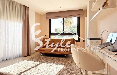 Resale - Villa - Orihuela Costa  - Villamartin
