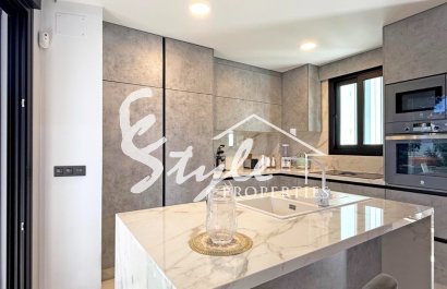 Resale - Villa - Orihuela Costa  - Villamartin