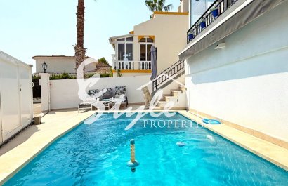 Resale - Villa - Orihuela Costa  - Villamartin