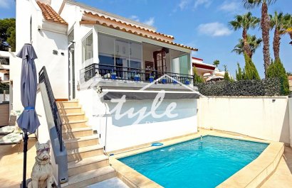 Resale - Villa - Orihuela Costa  - Villamartin