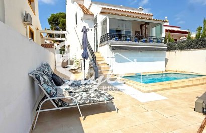 Resale - Villa - Orihuela Costa  - Villamartin