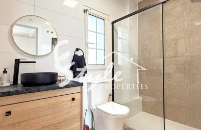 Resale - Villa - Orihuela Costa  - Villamartin