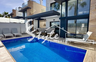 Resale - Villa - Orihuela Costa  - Lomas de Cabo Roig