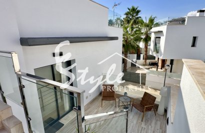 Resale - Villa - Orihuela Costa  - Lomas de Cabo Roig