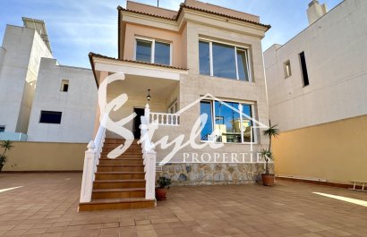 Reventa - Villa - Orihuela Costa  - Villamartin